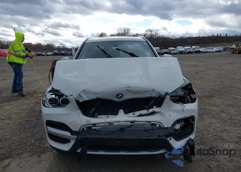 2021 BMW X3 xDrive30I z USA, uszkodzony, nr VIN 5UXTY5C02M9H94209